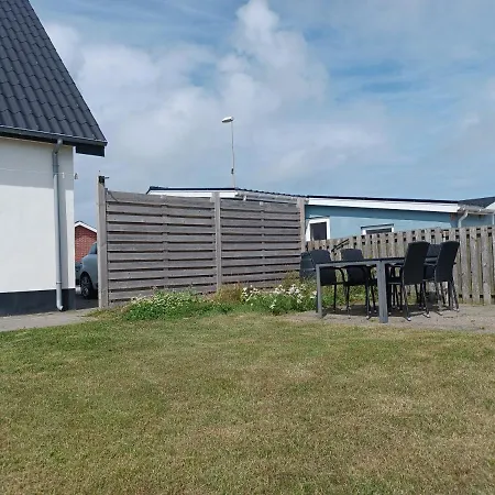 Nyrenoveret Sommerhus 200 M Fra Vesterhavet *