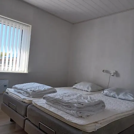 Nyrenoveret Sommerhus 200 M Fra Vesterhavet *